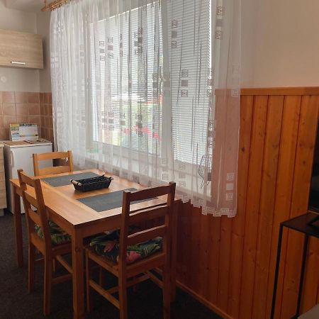 Garsoniera V Roddinem Dome Pensionat Dubice Exteriör bild